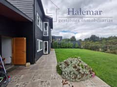 Venta Exclusiva – Elegante Casa Familiar en Loteo Centenario, Puerto Varas